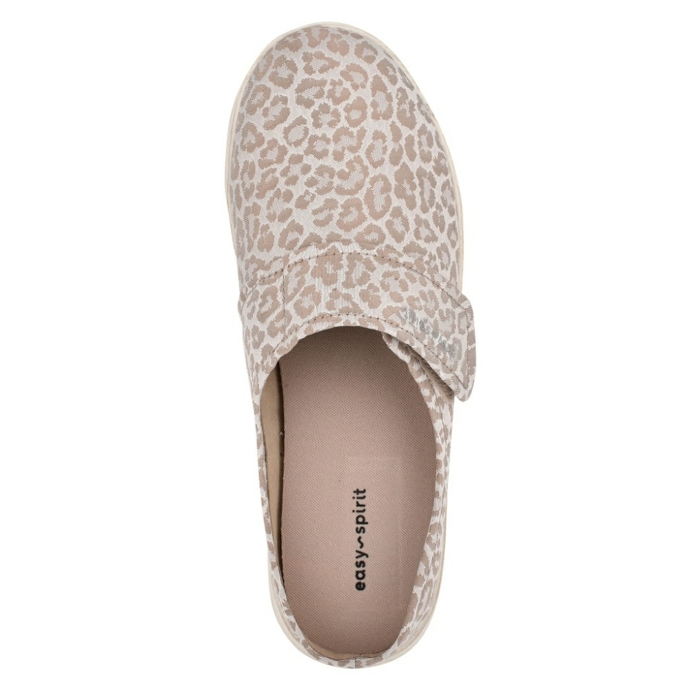Leopard print slip-on mules